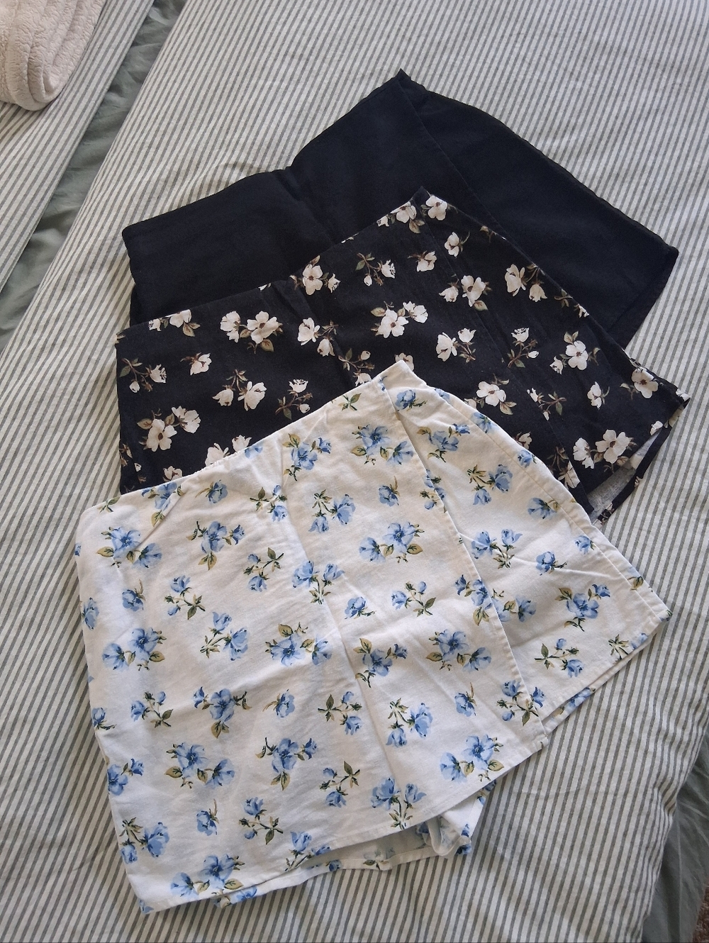 Old Navy Set Of 3 Skorts Linen & Rayon Mix
